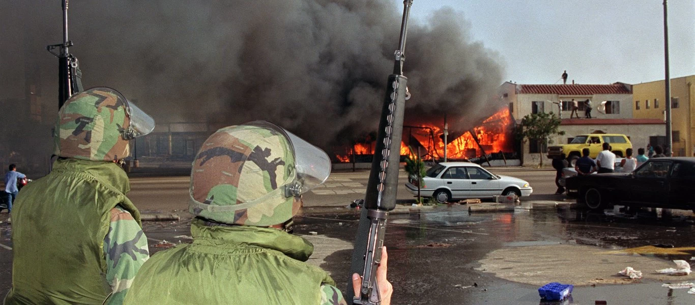Σκηνές εμφυλίου στις ΗΠΑ: Ένοπλες ενέδρες εναντίον αστυνομικών και δυνάμεων ασφαλείας- 3 νεκροί